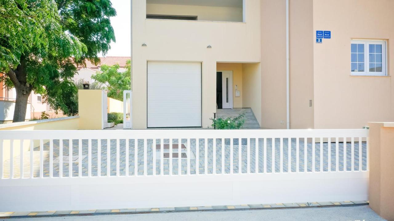 Apartments Sandrina Vrsi Kültér fotó