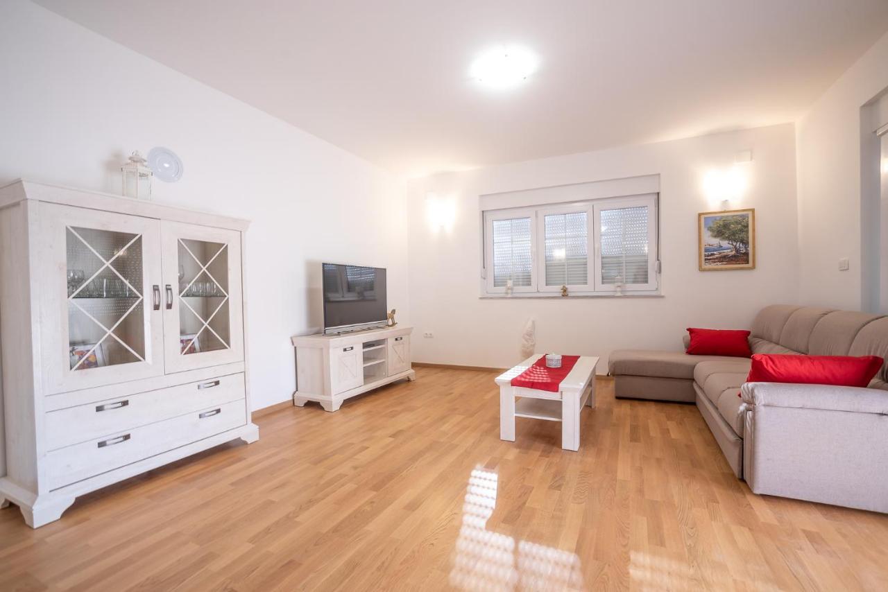 Apartments Sandrina Vrsi Kültér fotó
