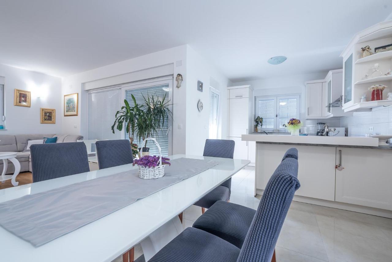 Apartments Sandrina Vrsi Kültér fotó