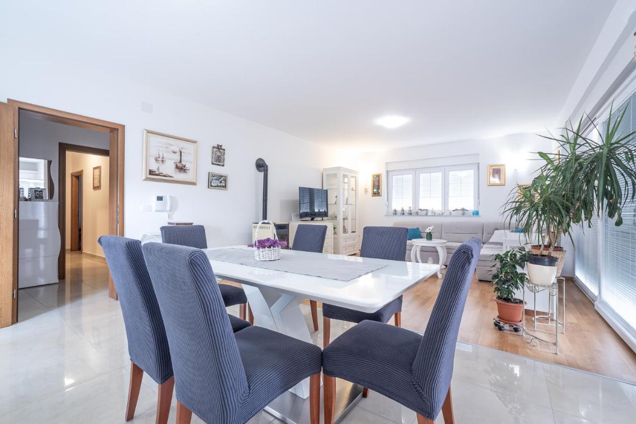Apartments Sandrina Vrsi Kültér fotó