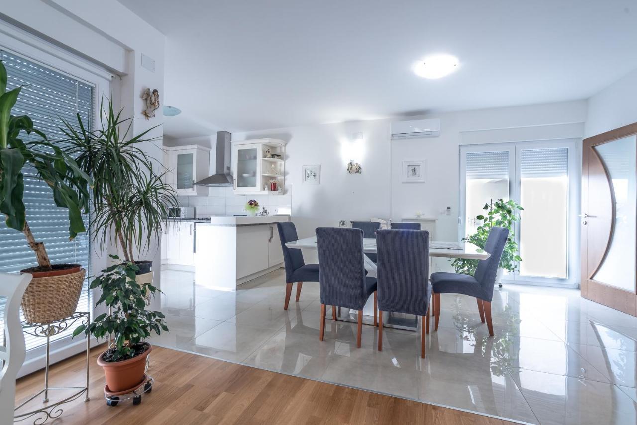 Apartments Sandrina Vrsi Kültér fotó