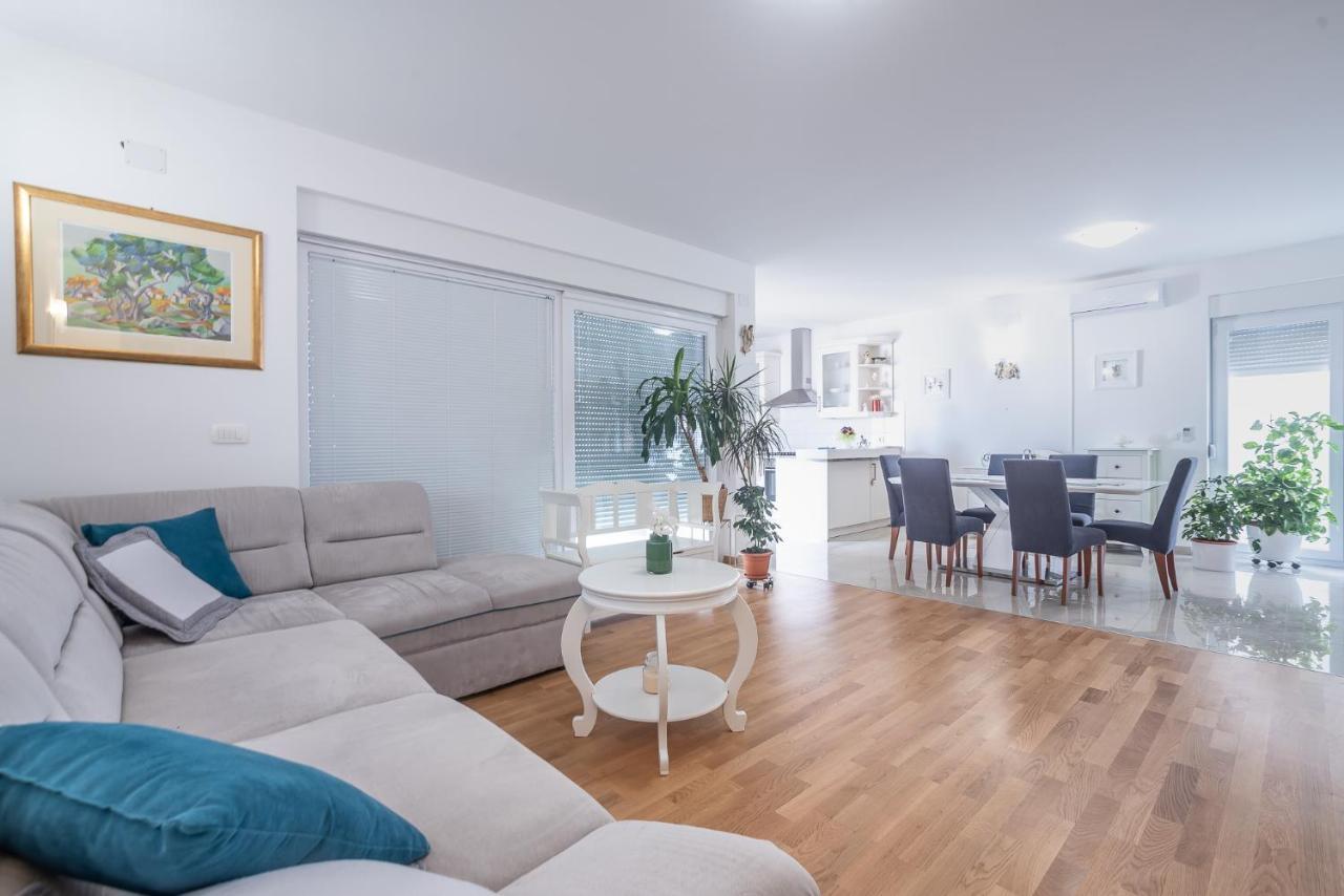 Apartments Sandrina Vrsi Kültér fotó