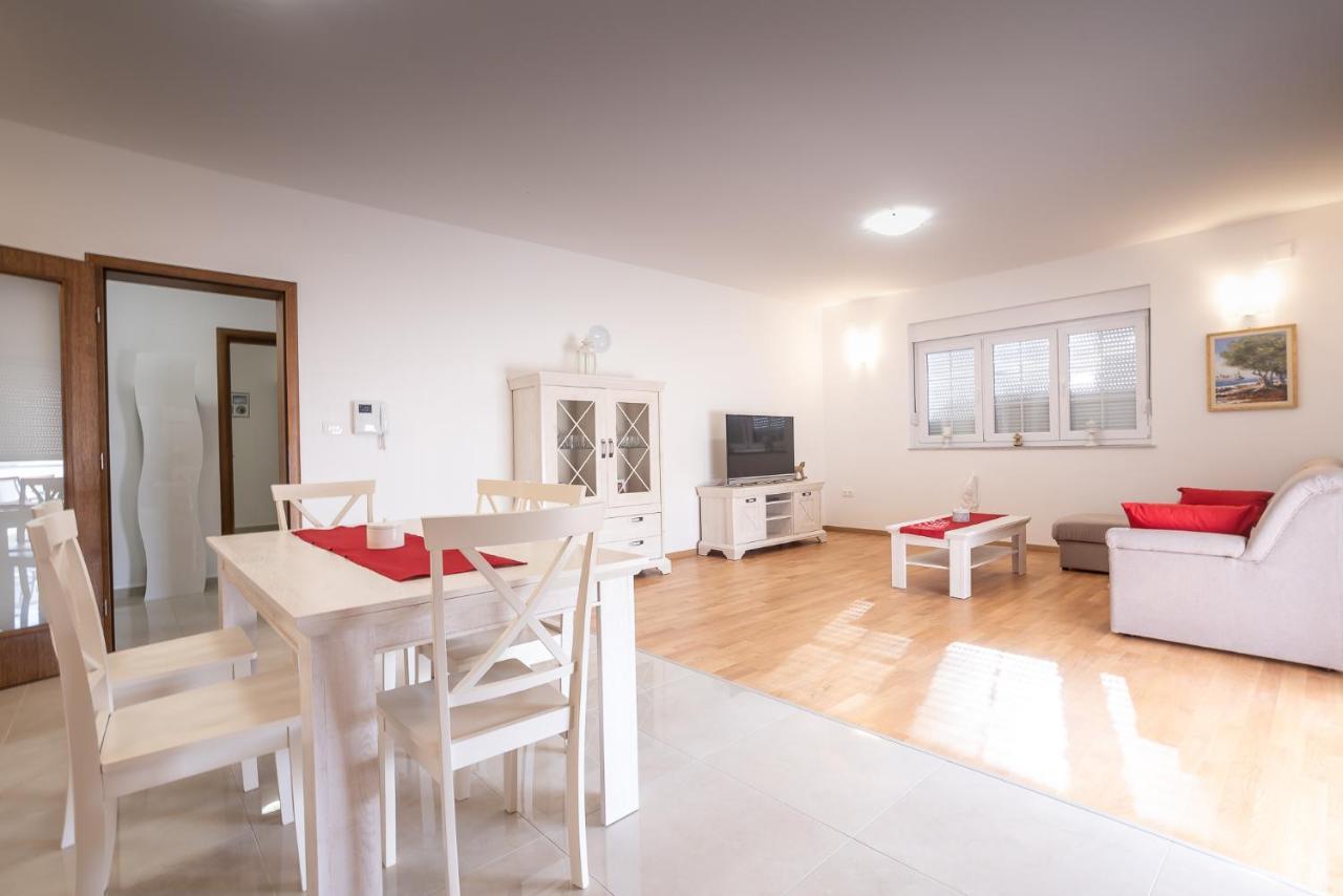 Apartments Sandrina Vrsi Kültér fotó