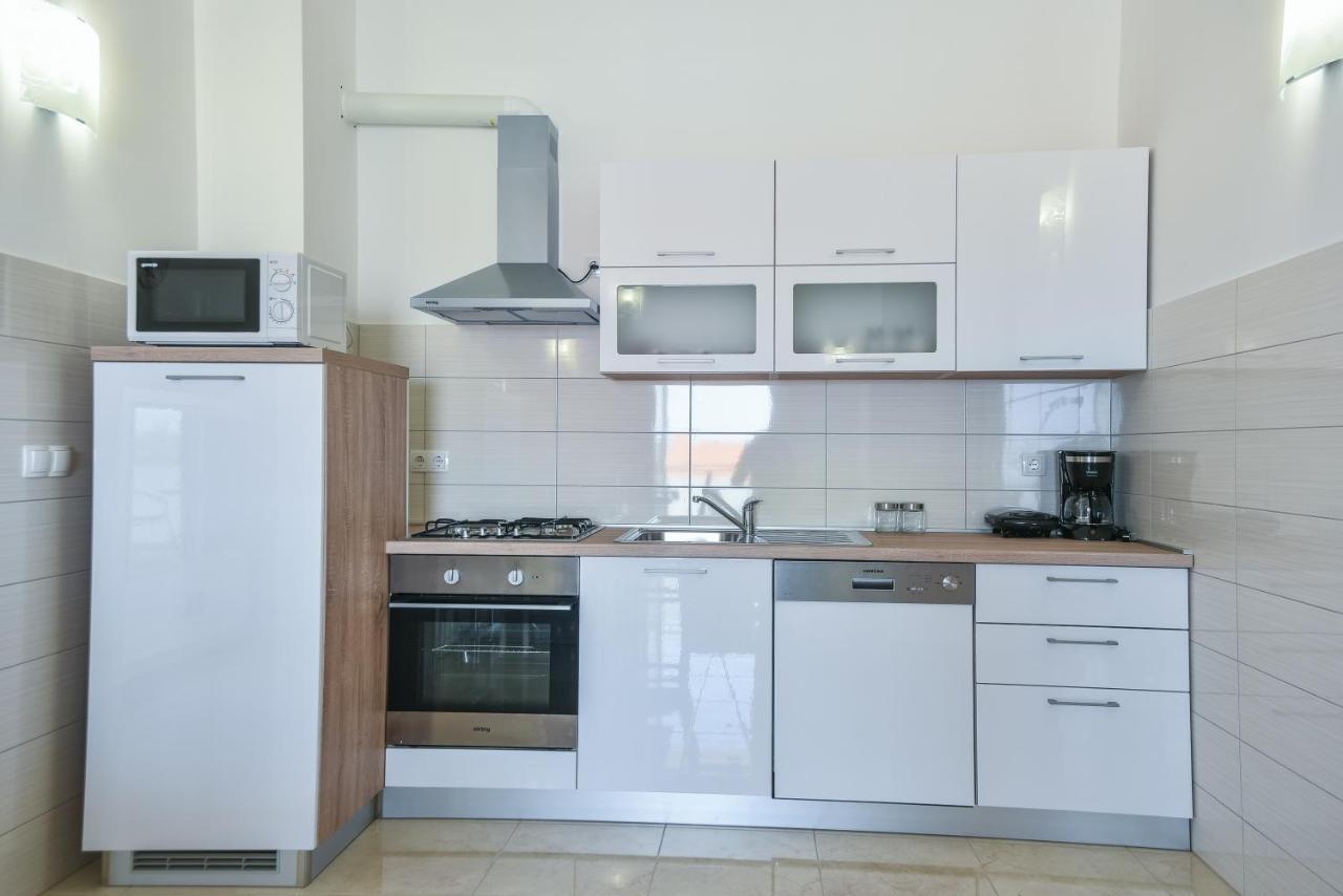Apartments Sandrina Vrsi Kültér fotó
