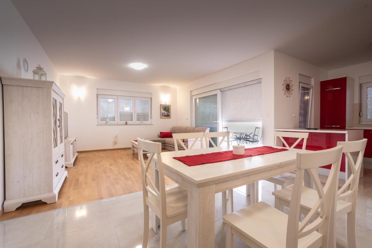 Apartments Sandrina Vrsi Kültér fotó