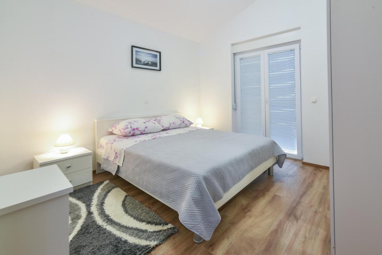 Apartments Sandrina Vrsi Kültér fotó